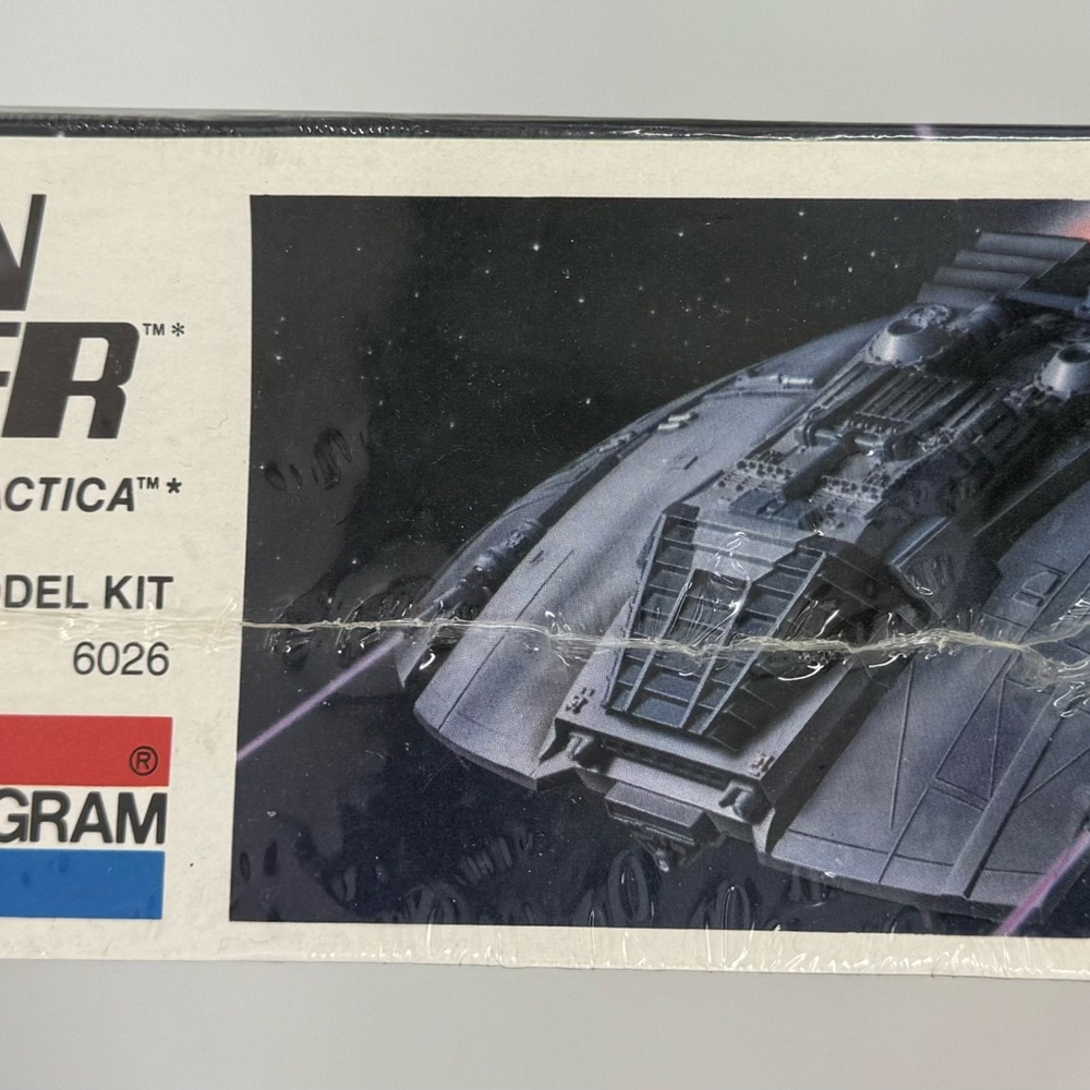 Monogram Battlestar Galactica Cyclon Raider Model Kit 6026 Factory Sealed 78 NIB - Picture 4 of 6